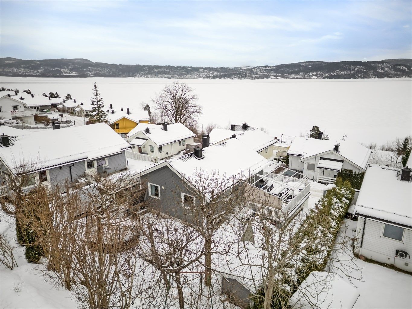 Kort vei til flott turterreng i Nordbykollen, med lysløype for bruk hele året.