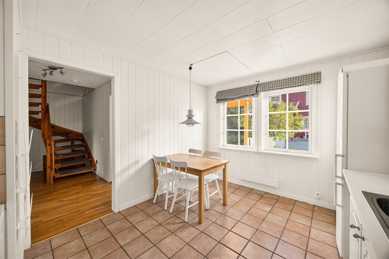 God plass til spisebord på kjøkken. Perfekt for barnefamilier. 