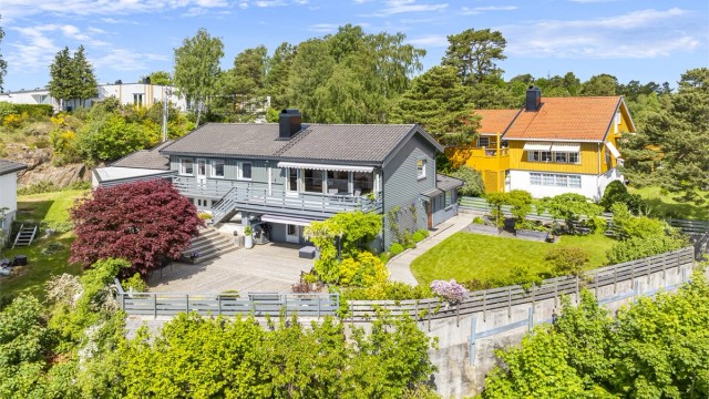 Innholdsrik bolig i solrike og vakre omgivelser