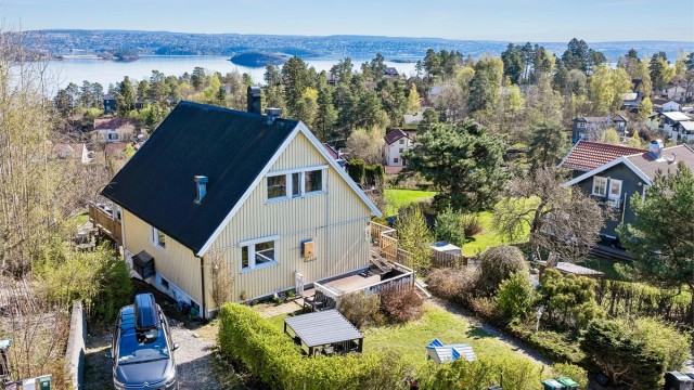 Velkommen til Singers vei 13! Presentert av Anniken Øderud v/Krogsveen Nesodden. Foto: Per O. Skjellnan v/Efkt