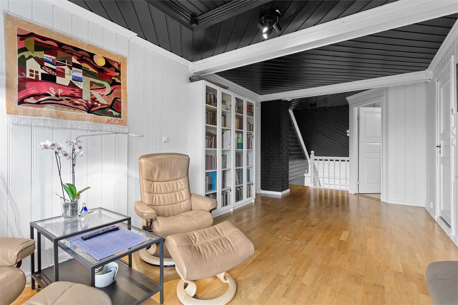 Trapp fra loftstue til 1. etasje