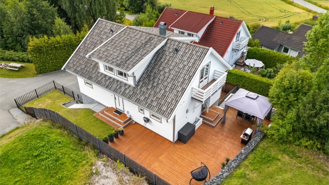 Familievennlig og velholdt enebolig fra 2015 med hybel.
Foto: Stine Prøitz Jørgensen.