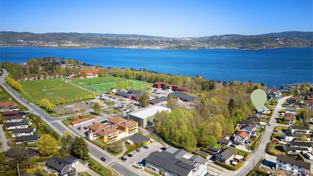 Beliggenheten er ideell for familier, med Åskollen skole og idrettspark kun få minutters gange fra eiendommen.
Foto: Ole Thoresen