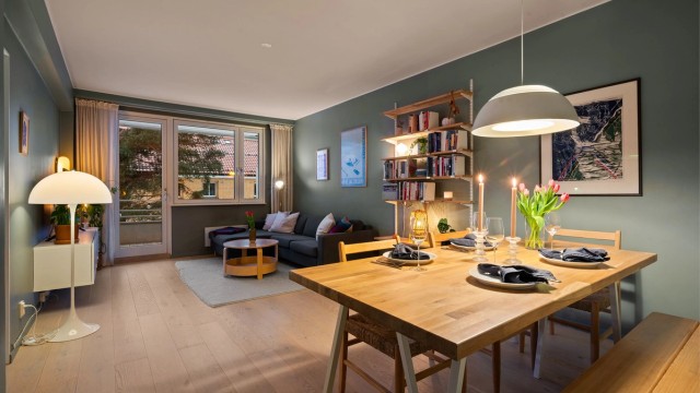 Jonas Ekse Hovland v/Krogsveen har gleden av å presentere en lekker og gjennomgående 3-roms med moderne standard.