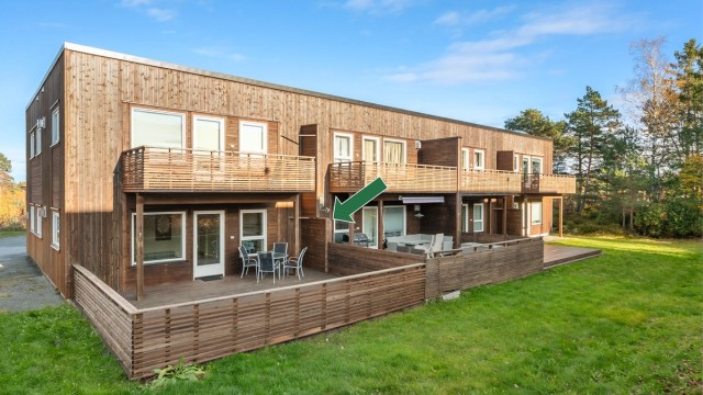 Blåklokkesvingen 52 A- Solrikt og fint beliggende endeleilighet med stor terrasse på bakkeplan.