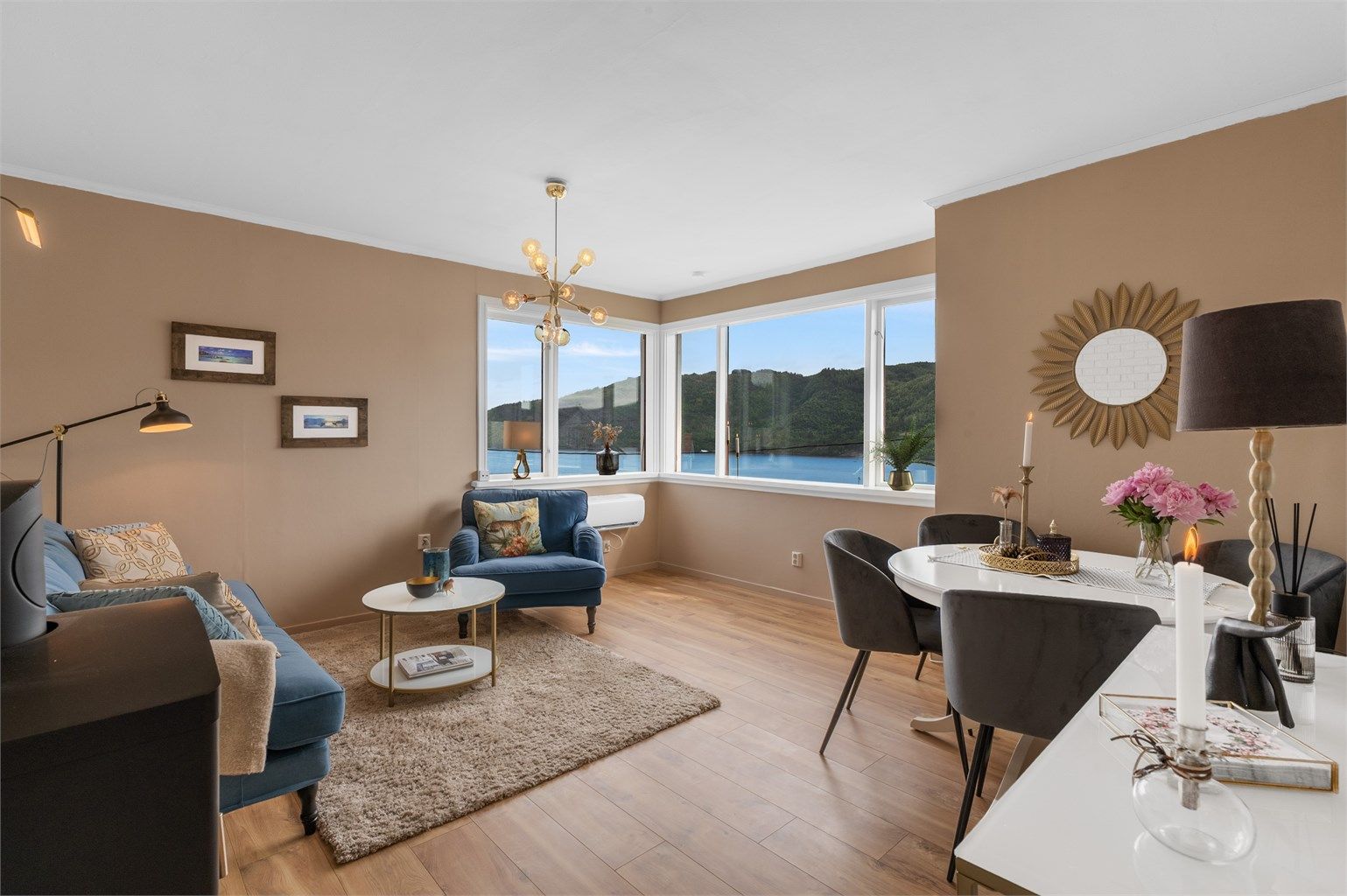 Velkommen til Gudrun Kolderups veg 1 presentert av Eiendomsmegler Krogsveen v/ Christer Solvik