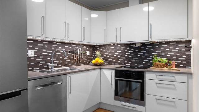 - God oppbevaringsplass i skuffer og skap -