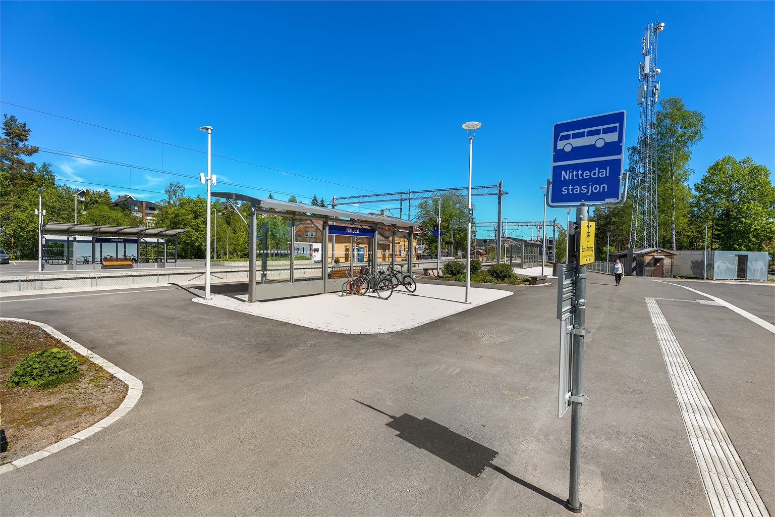 Nittedal tog stasjon, hvor også lokalbussen har holdeplass