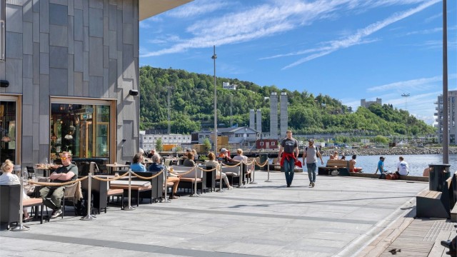 Bjørvika kan by på flere flotte badesteder med blant annet Sørenga sjøbad og en ny og flott badestrand ved siden av Operaen.