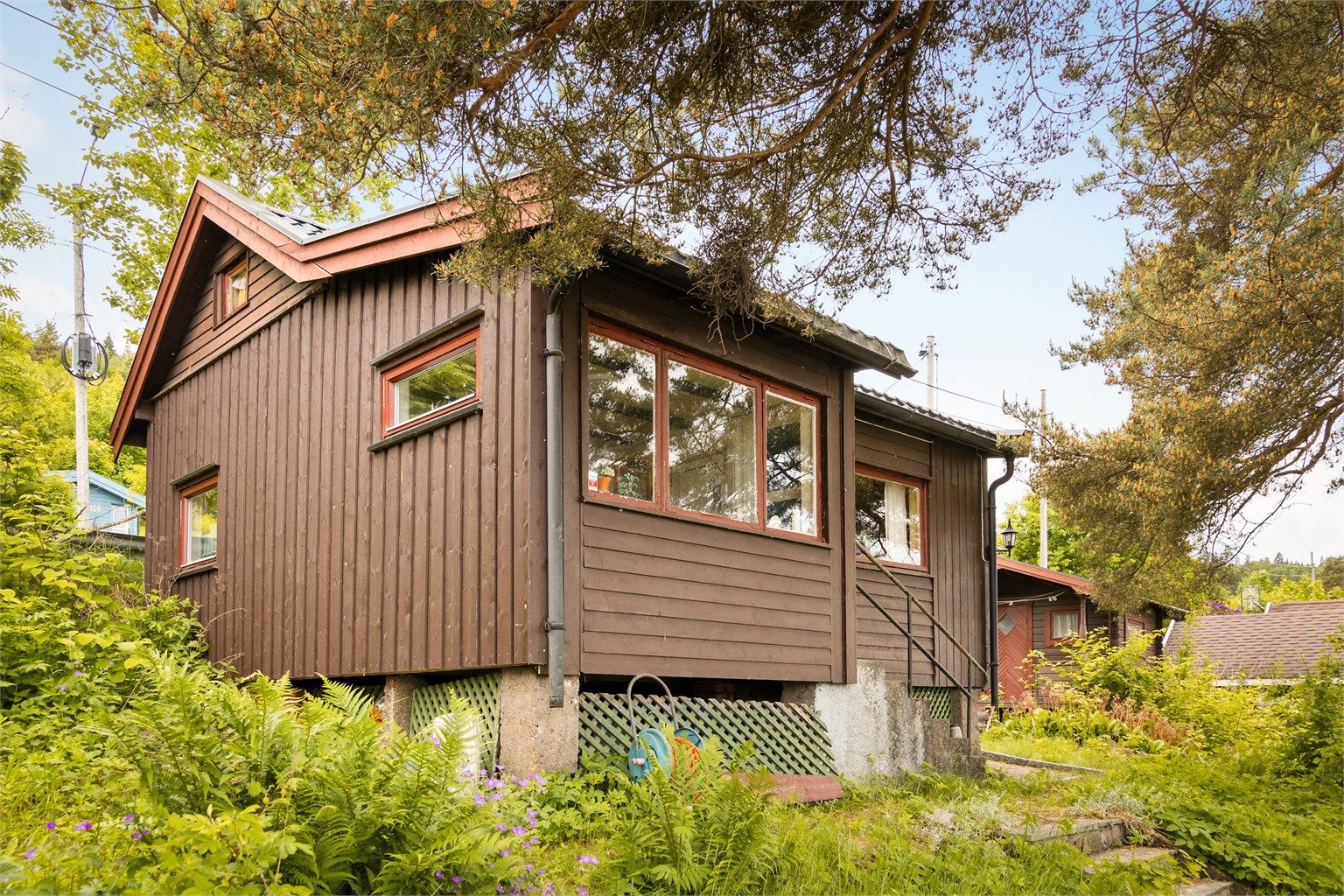 Fritidseiendom langs Svelvikveien med umiddelbar nærhet til Drammensfjorden. Fotograf: Stine Prøitz Jørgensen