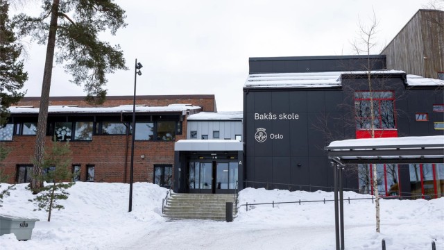 Eiendommen sogner til Bakås skole som nylig ble kåret til Oslos beste AKS. Det er flere barnehager innenfor gangavstand.