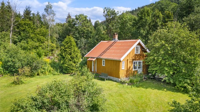 Eiendommen kan brukes både som helårsbolig/landsted og fritidsbolig (ingen boplikt). Foto: Ole Thorgeir Solheim Thoresen