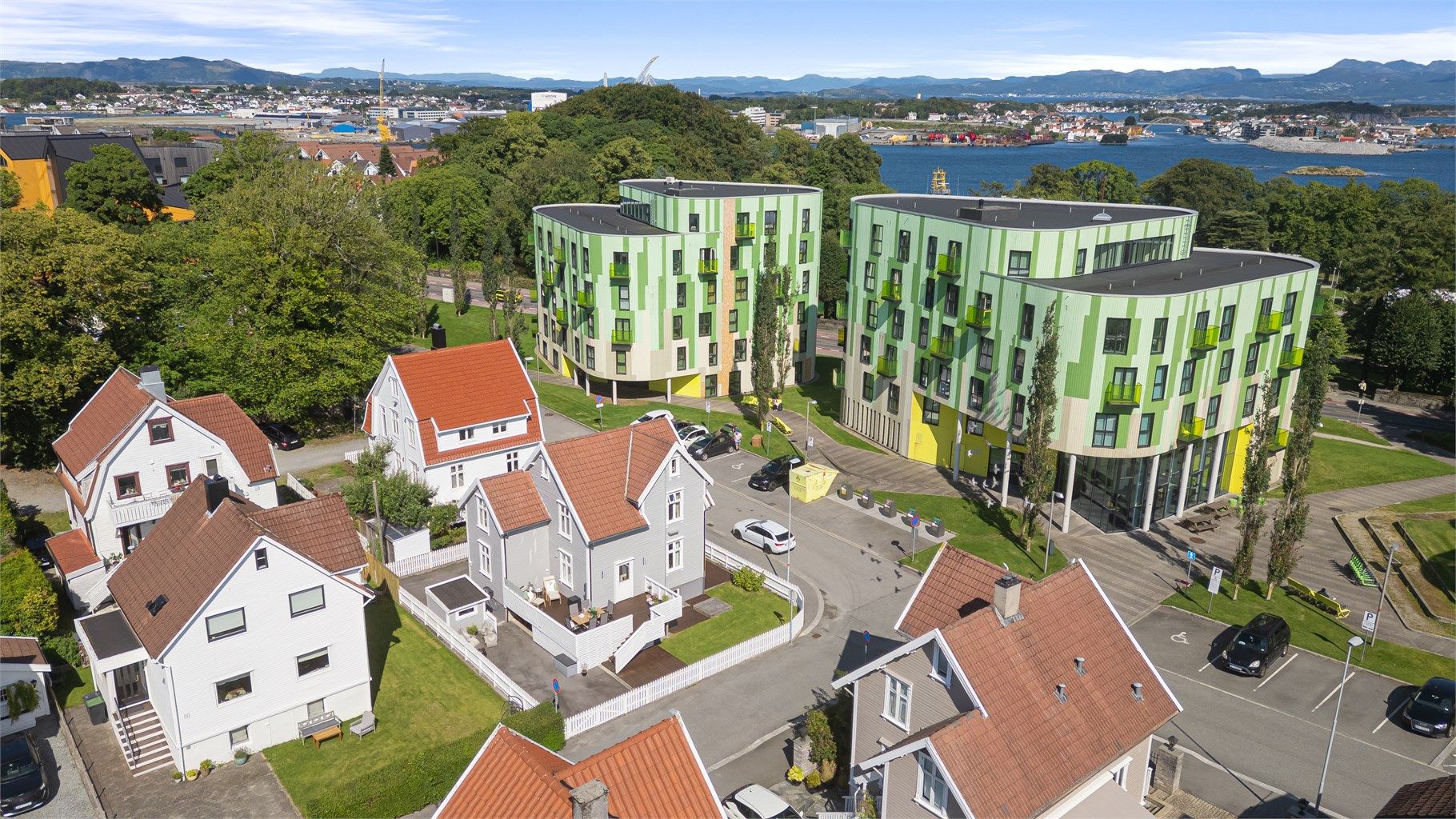 Nabolaget består for det meste av lik bebyggelse. 