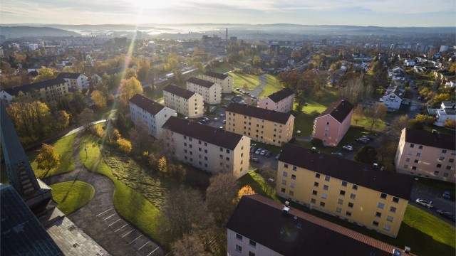 I barnevennlige omgivelser og med byens rauseste naboer vil du finne deg godt til rette
