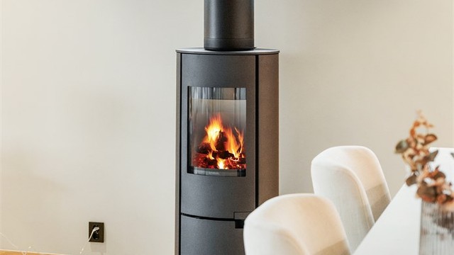 Peisovnen gir både varme og en hyggelig atmosfære på kjølige dager.