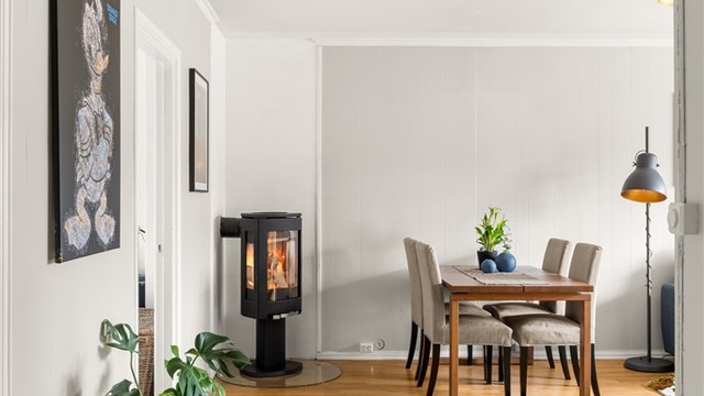 Lys og innbydende gang som leder deg videre inn til resten av leiligheten.
Velkommen tilbake til visning!