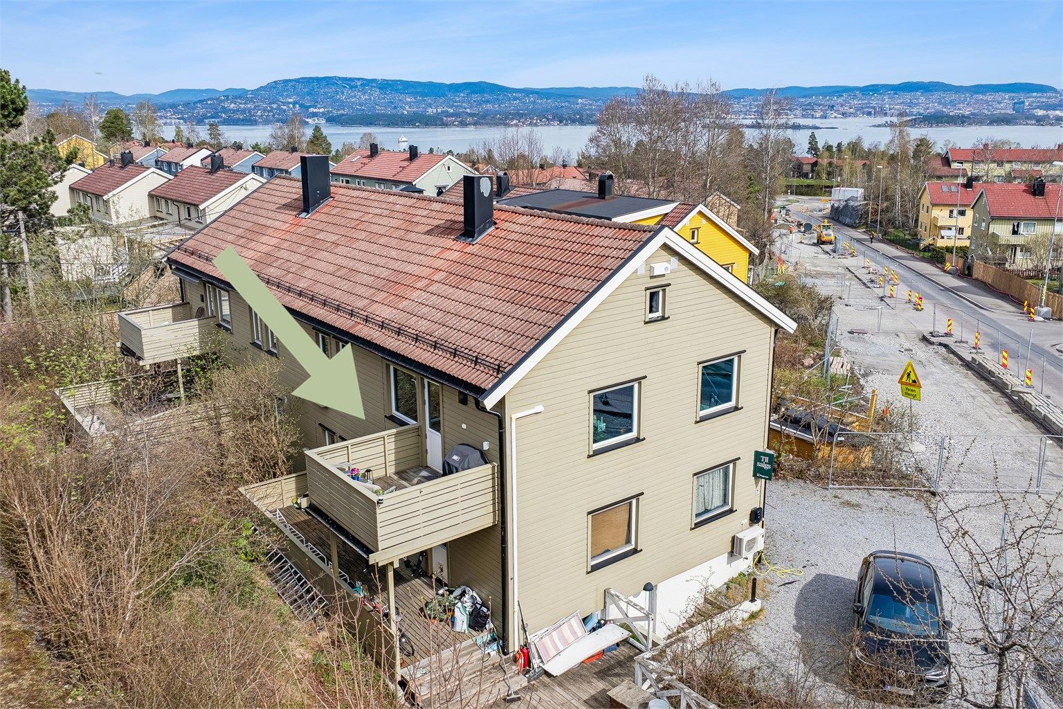 Lys og pen leilighet med vestvendt balkong / Sentral beliggenhet på Tangen / P-plass med elbillader / 2 sov (tidl. 3)