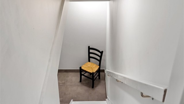 Tretrapp ned til underetasjen.