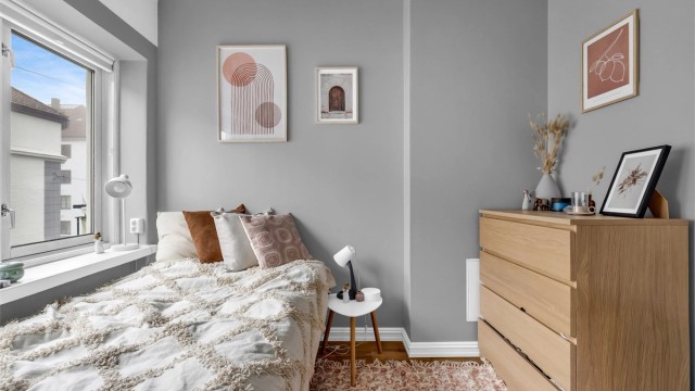 Rommet egner seg også godt som barnerom, kontor eller gjesterom.