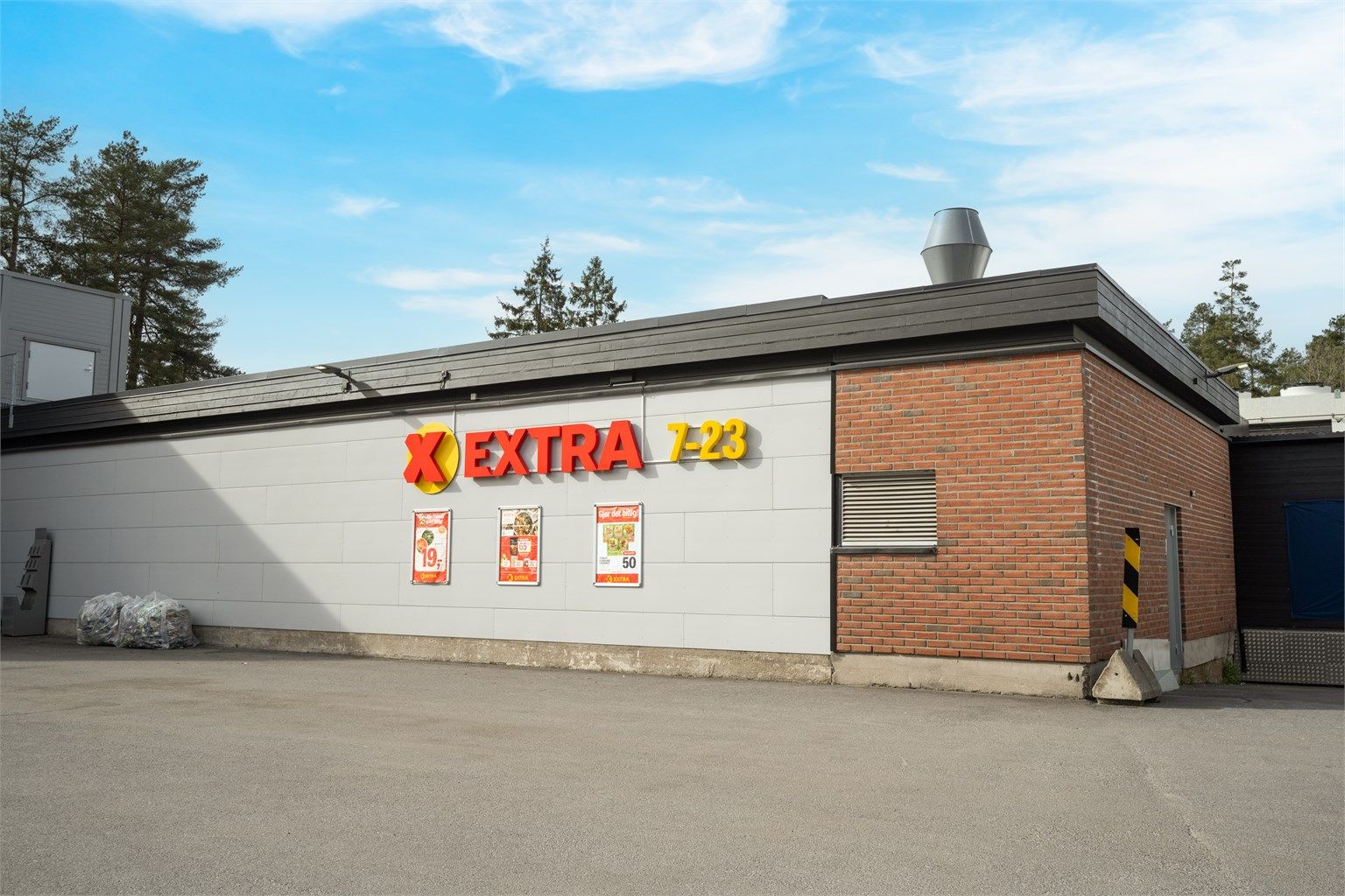 Hverdagen er enkel med kort vei til både dagligvarebutikk og Vestli T-banestasjon.