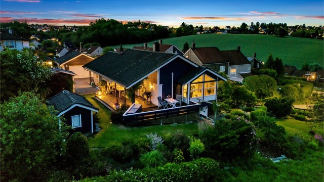 Eiendomsmegler Krogsveen v/ Idriss Eliassy ønsker deg velkommen til Prost Stabels vei 630!