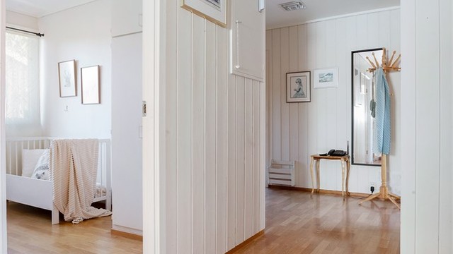 Gangen binder sammen soverommene og badet i første etasje.