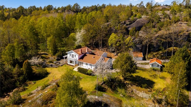 En sjelden mulighet til å sikre deg et vakkert landsted. Det er ingen boplikt.