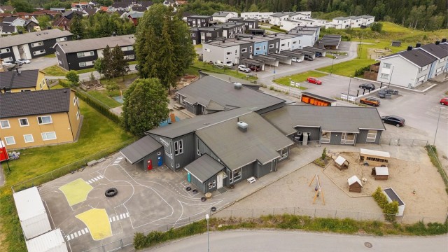 Nordre Øyen barnehage ligger i umiddelbar nærhet til leiligheten.