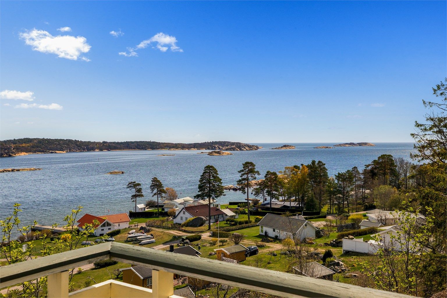 Flott utsikt mot sjøen får du også fra annekset.
