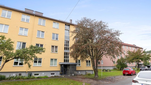 Boligen har en fin intern beliggenhet i 3. etasje