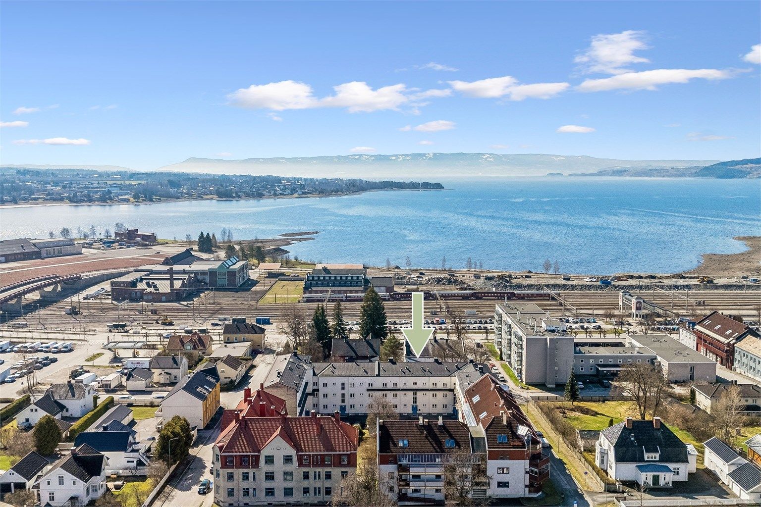 Velkommen til Østregate 102C! Romslig 4-roms leilighet i 2. etasje med sentral og rolig beliggenhet i Østbyen. (Foto: EFKT v/Jonas Hasselgren)