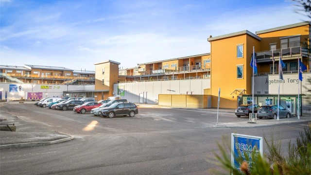 Ågotnes torg - Her finner du både Rema 1000 og Kiwi