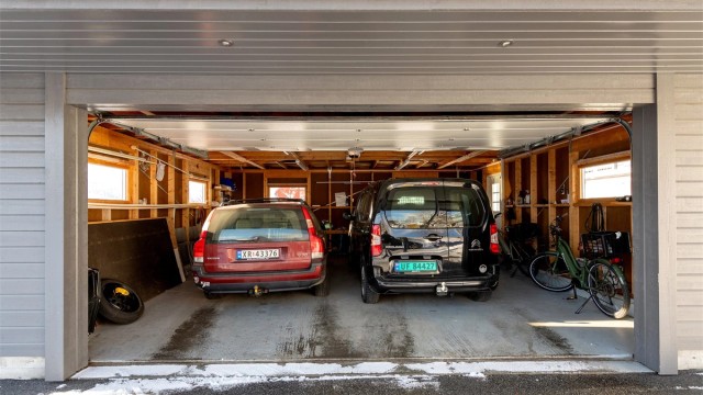 Bilde av garasje innvendig - tatt av selger