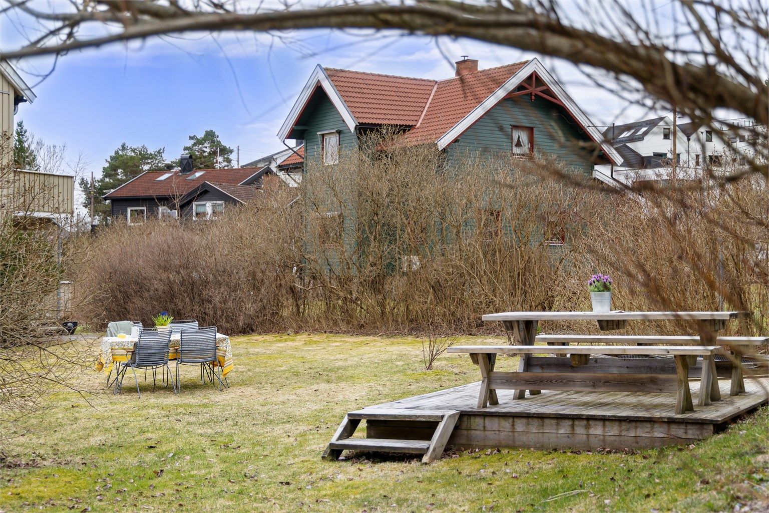 Her får du en svært attraktiv beliggenhet med nærhet til det meste du skulle ha behov for i en travel hverdag