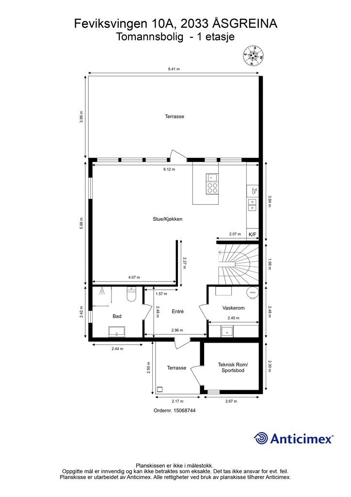 1. etasje | Plantegning med innvendige mål og himmelretning. 