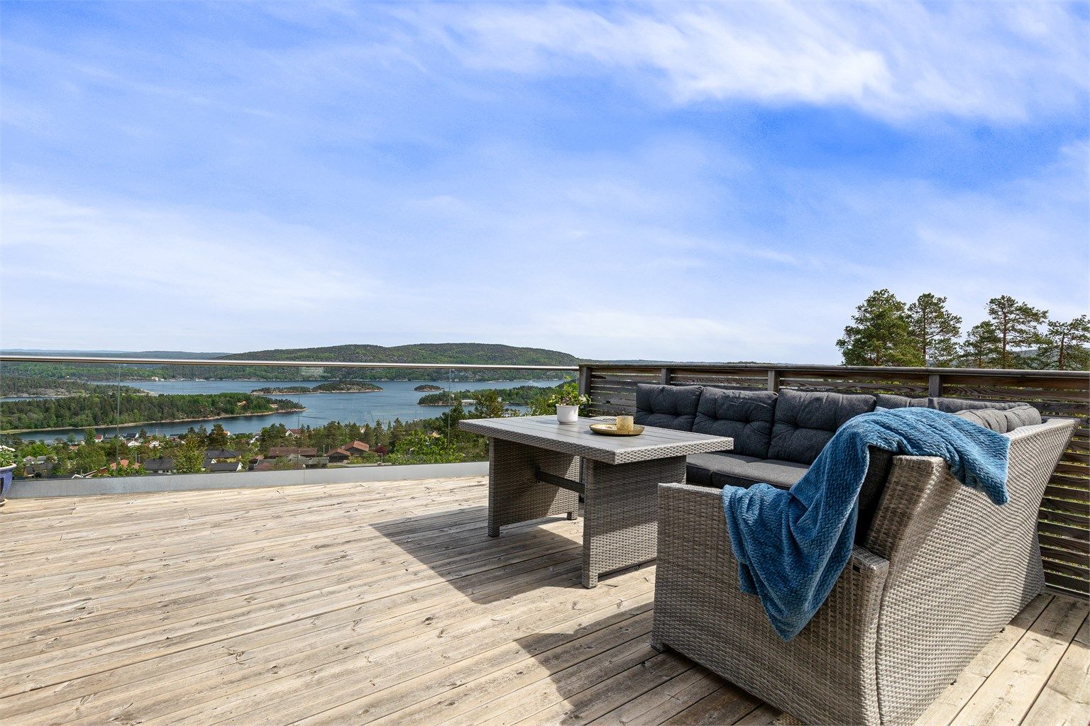 Stor terrasse med fantastisk utsikt 