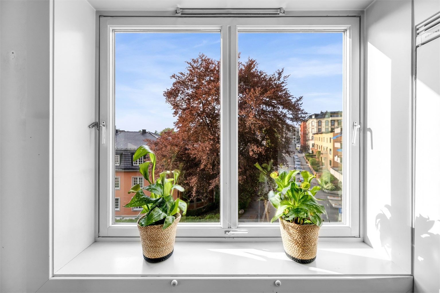 Boligen ligger i et rolig området.