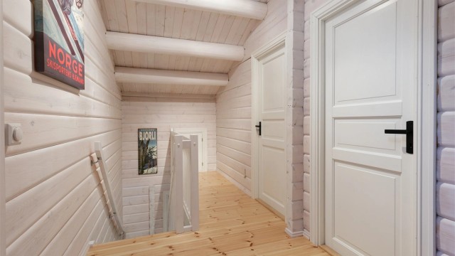 Gang/trapperom på loft