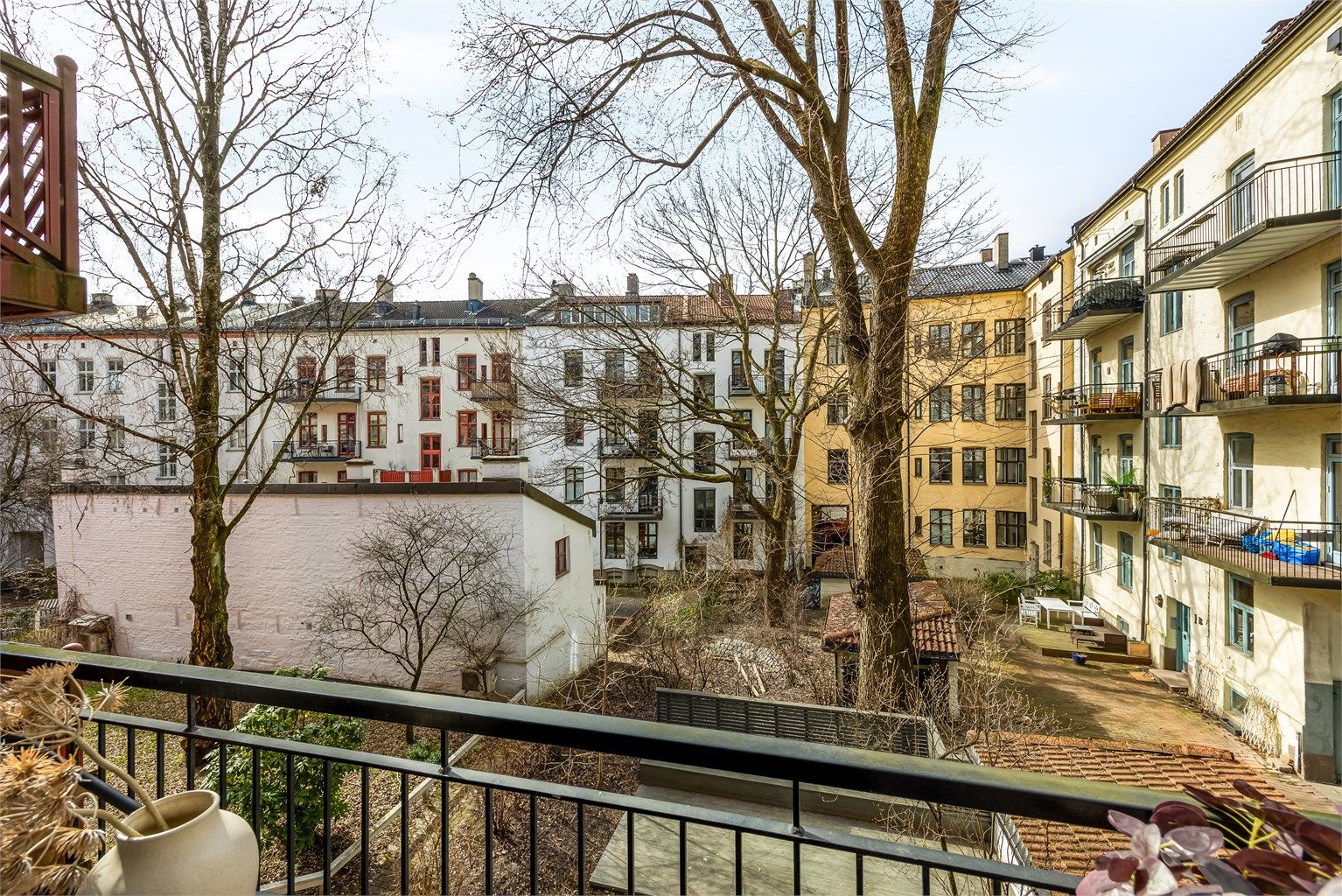 Bo rolig og tilbaketrukket, med umiddelbar tilgang til det pulserende livet på Grünerløkka.