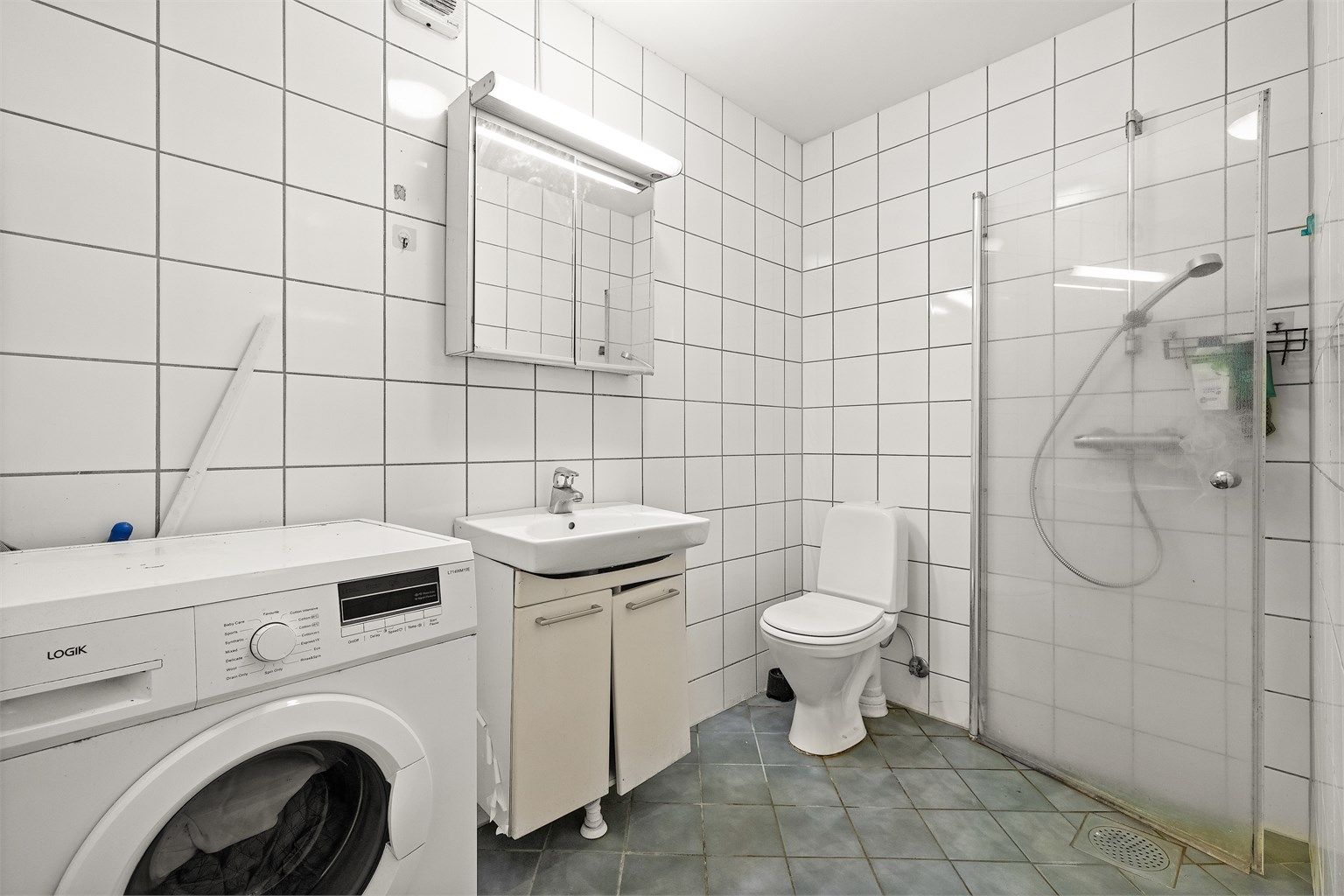 Bad/wc/vaskerom i leilighet mot nord i 1 etg.