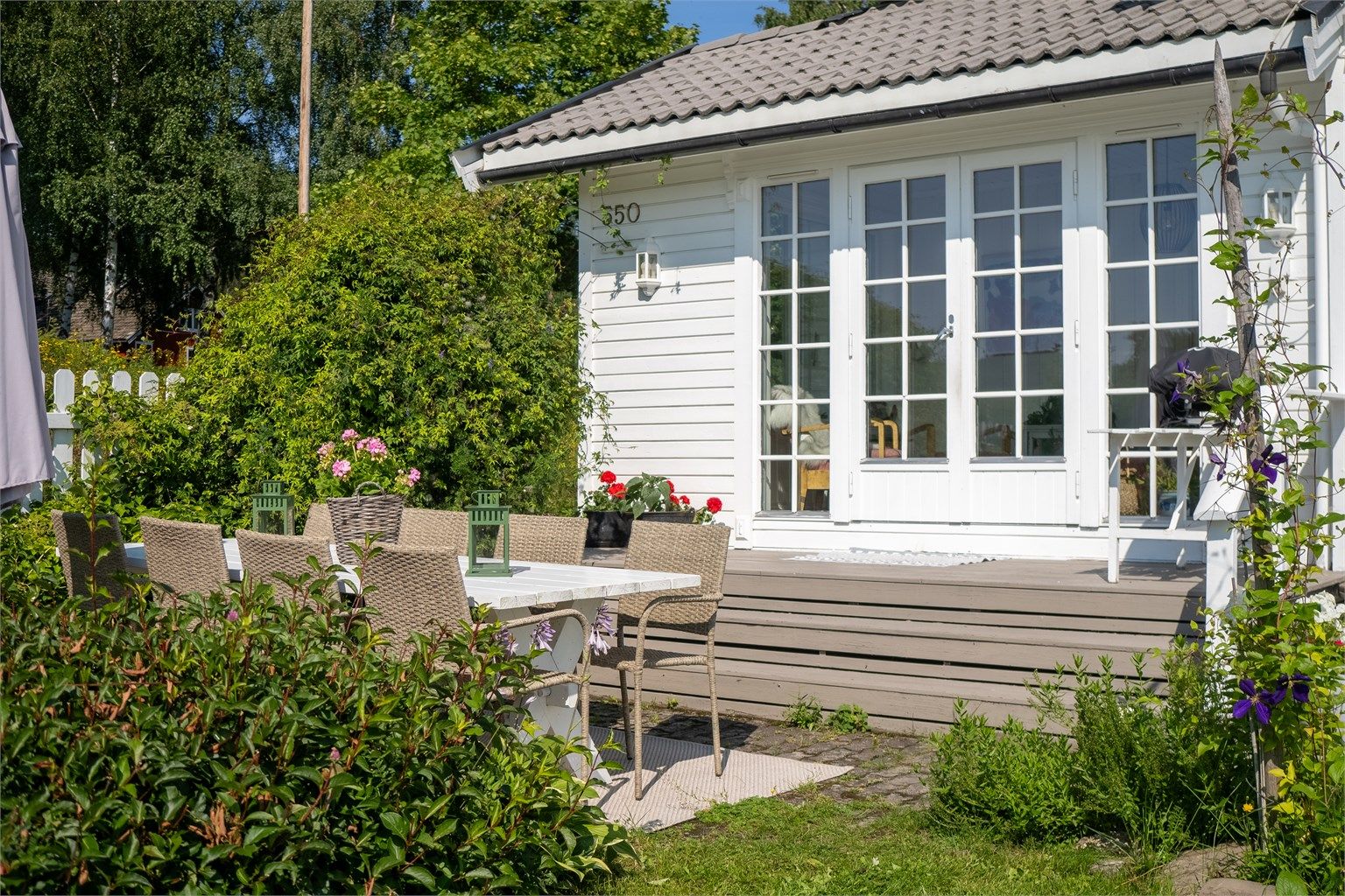Utgang fra stuen til hagen