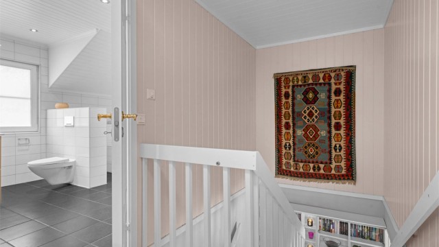 Trapperommet og gangen i andre etasje binder soverommene og badet sammen.