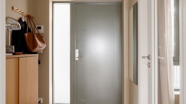 Entréen gir et godt førsteinntrykk av leiligheten.