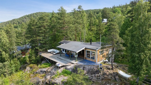 Velkommen til Grenborgenveien 10! -Presentert av Elisiff Wennersgaard v/Krogsveen Nesodden