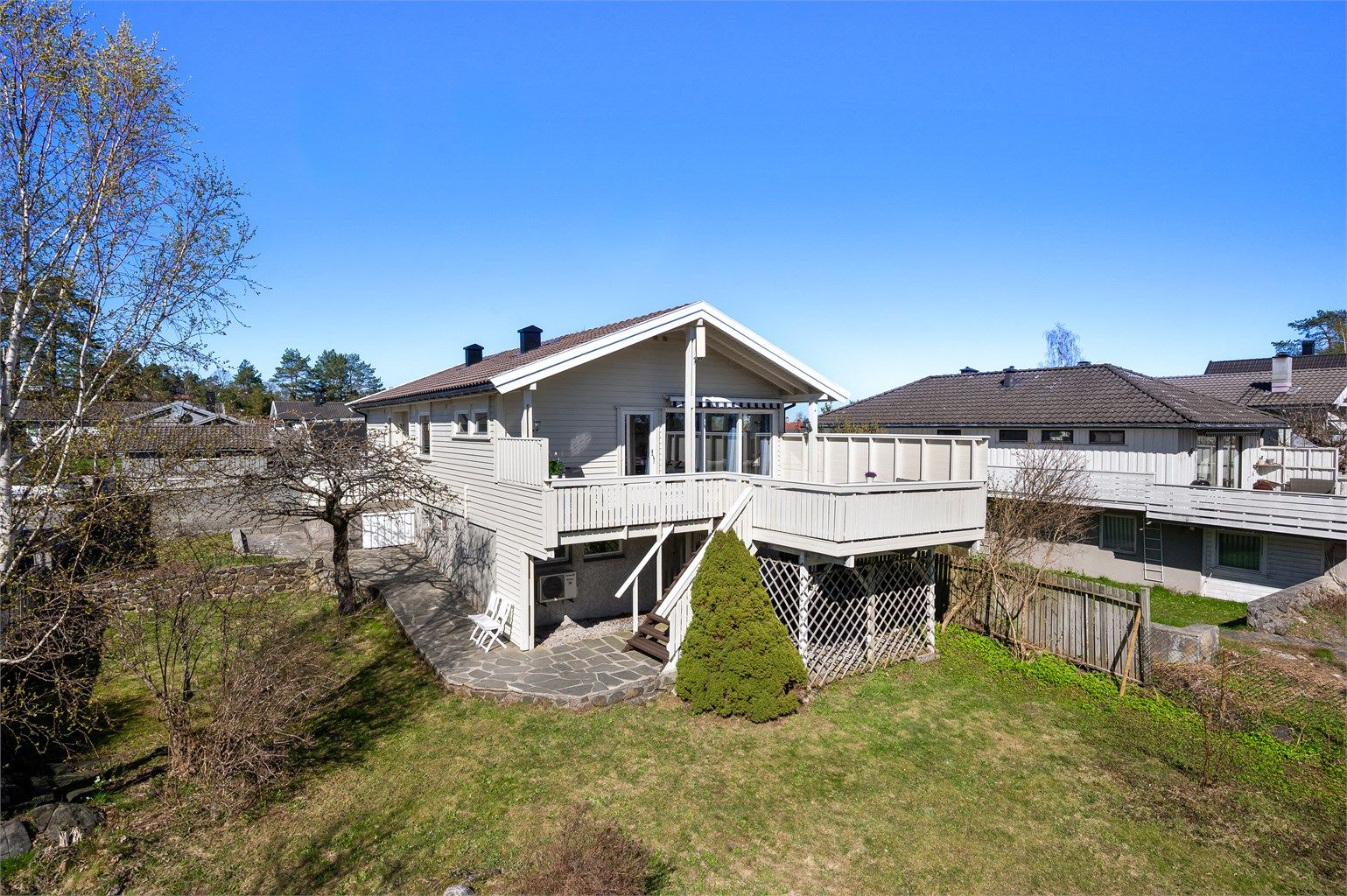 Velkommen til Anders Henriksens vei 36- en innholdsrik enebolig over to plan med stor hage og solrik terrasse.  Fotograf: Thor Brobakken