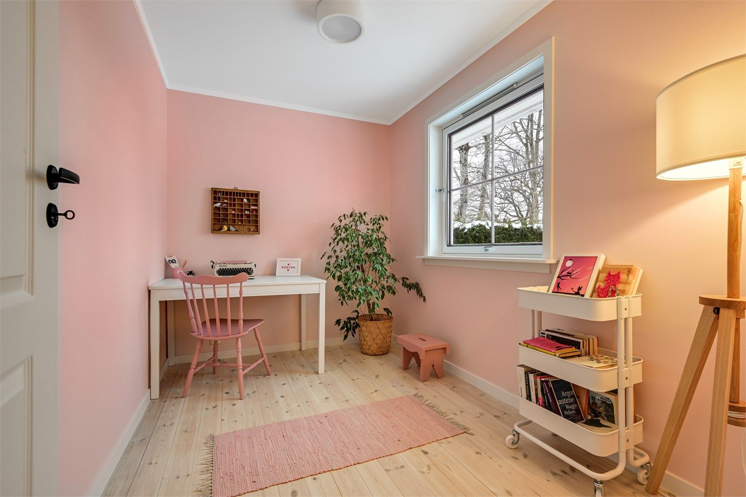 Kontor som også kan bli brukt til soverom.