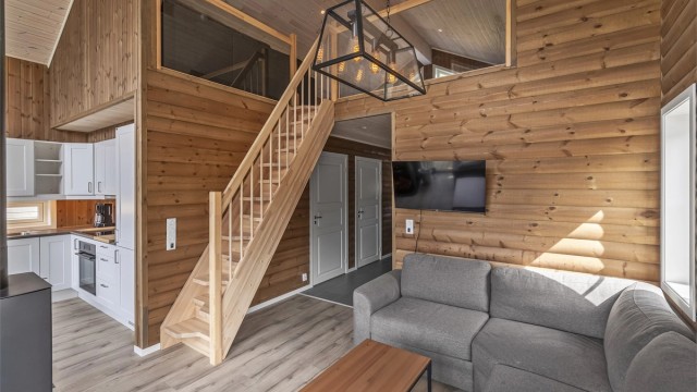Fra stuen har man trapp opp til en praktisk hems