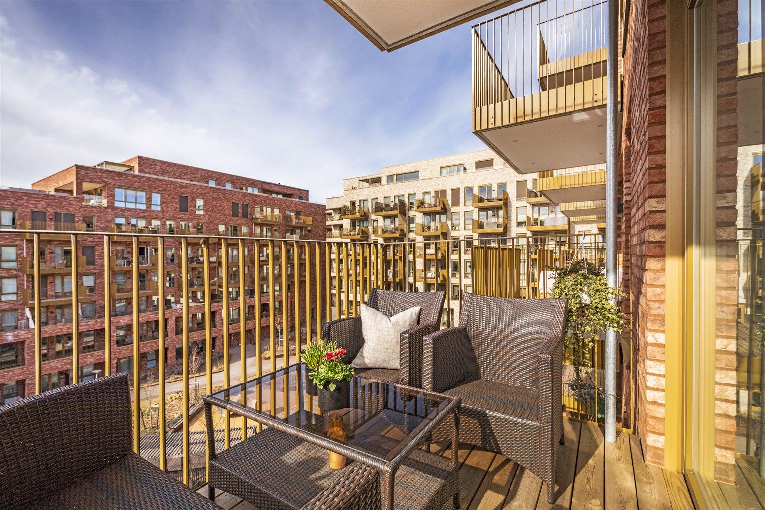 Her er det god plass til utemøblement