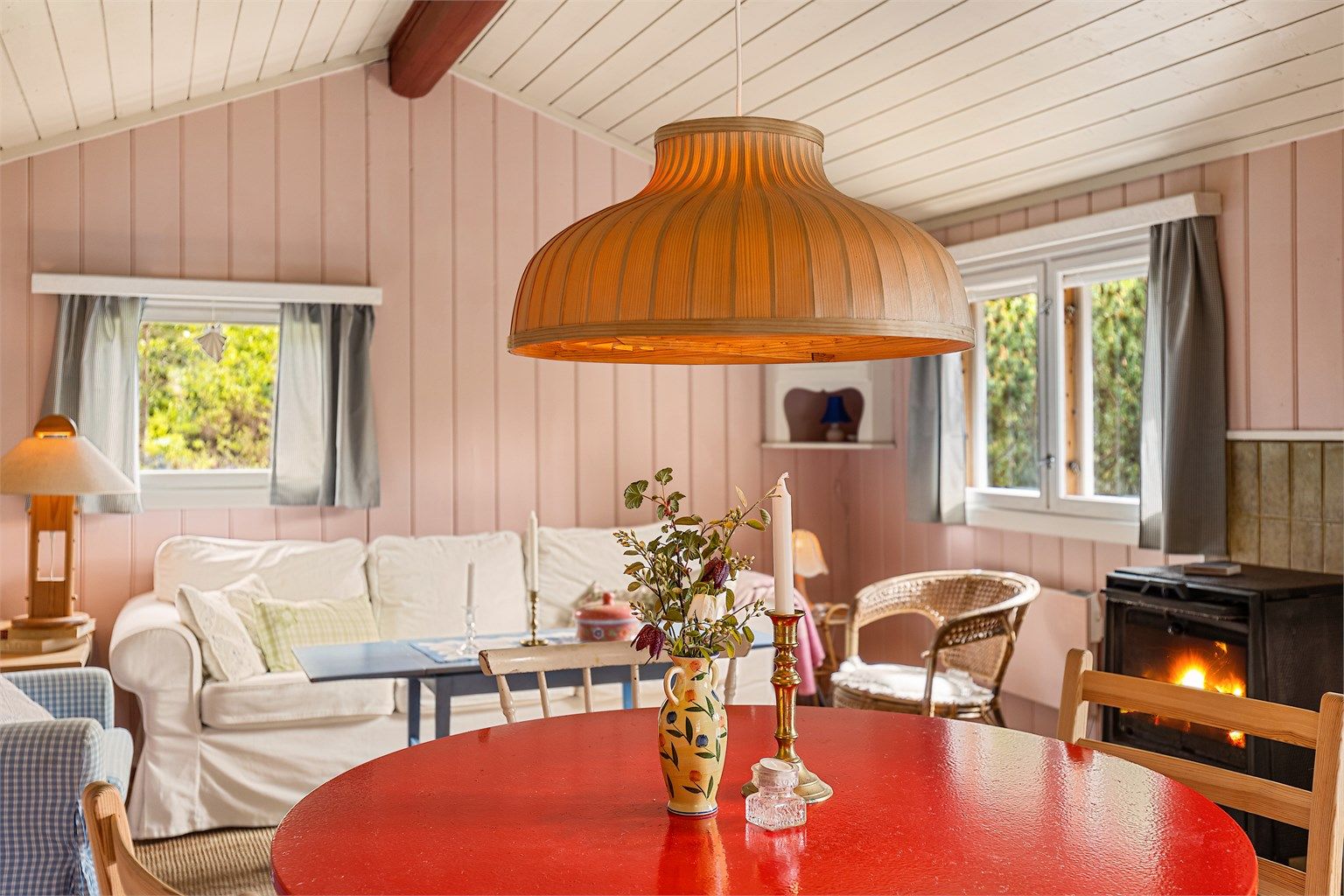 Koselig stue med lune farger og god atmosfære. 