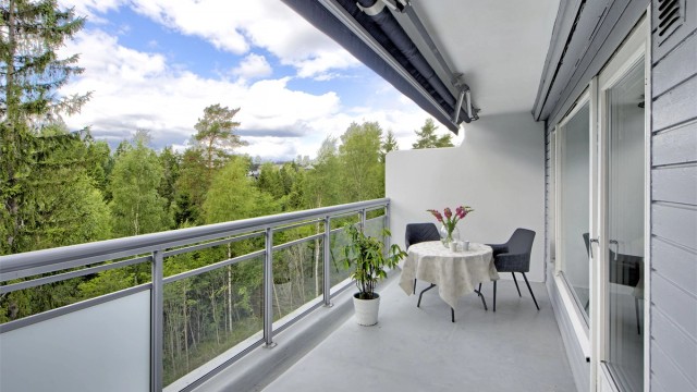 Sebastian Håbesland v/Krogsveen presenterer Mellomåsveien 130 - leilighet med solrik uteplass med pent utsyn og ingen innsyn